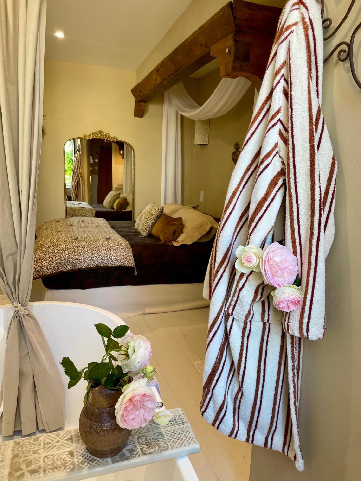 La Suite Dromoise 1809 Saint-Paul-les-Romans Exterior photo